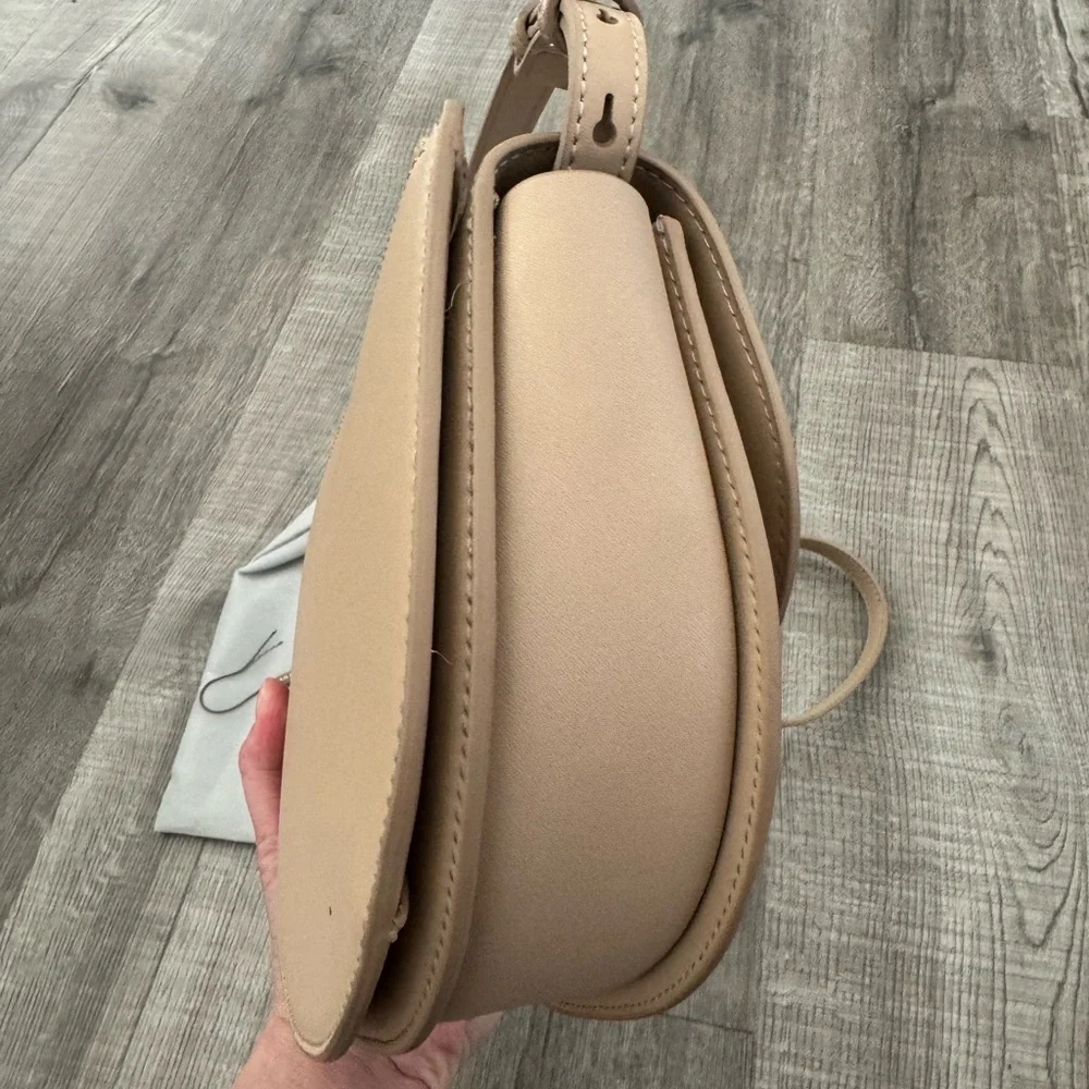 Charles & Keith Layla Chain Link Crossbody Bag - Beige - Size Medium - Picture 4 of 10